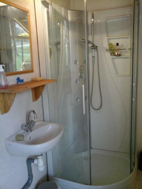 Roulotte Montfee Bed and Breakfast Semezanges Buitenkant foto